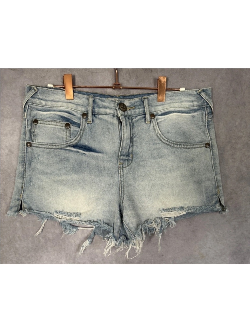 Free People We The Free Shorts Womens Size 28 Blue Light Wash Denim Distressed